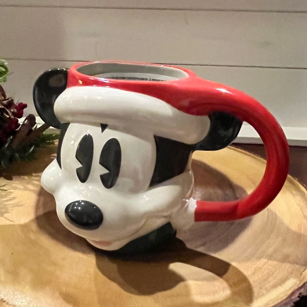 ✨ Disney Mickey Mouse Santa Mug ✨